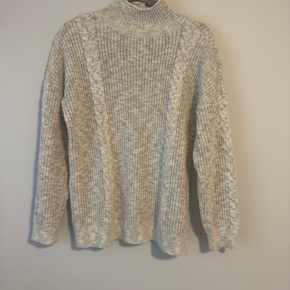 Abercrombie Cozy Cream Cable Knit Sweater with back button detail size small
